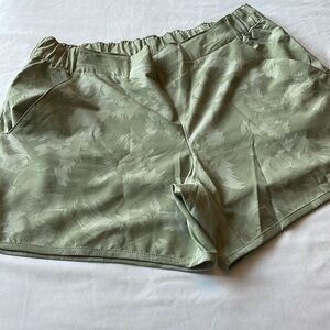 Women’s Columbia Pleasant Creek Stretch Short NWOT!